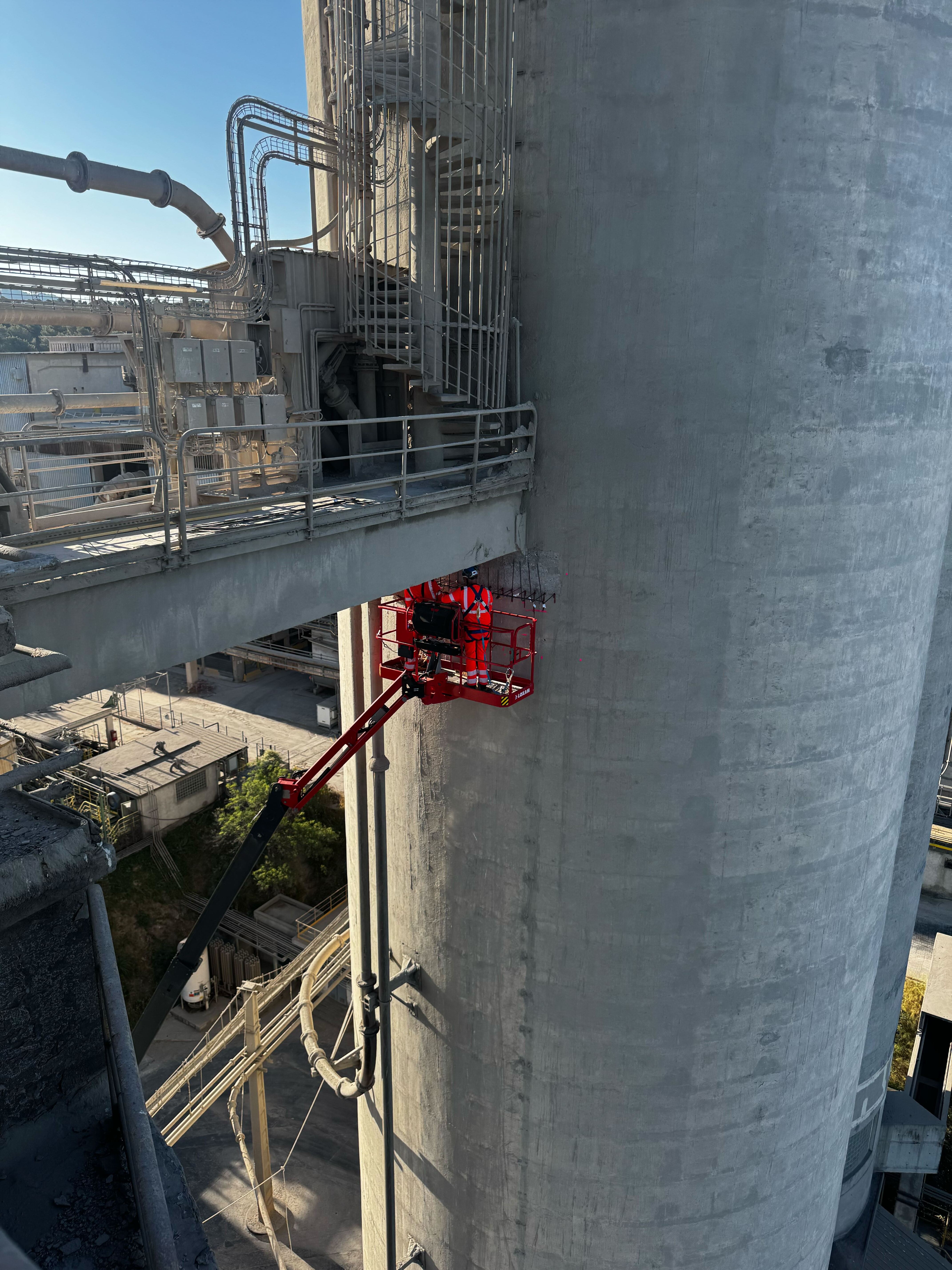 Renforcement de structure béton sous passerelle réalisé par SOTRAVAD